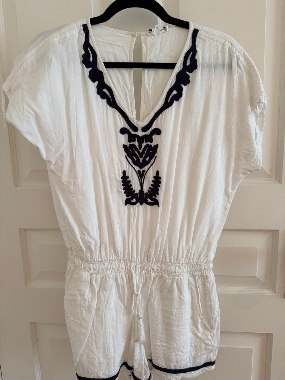 Club Monaco White Romper with navy Embroidered Trim